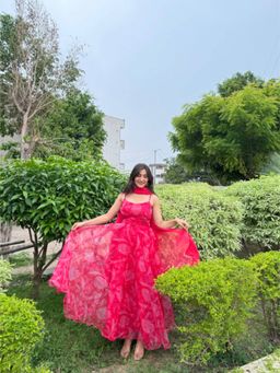 DEASHA INDIA - Pink Organza Shoulder Straps Floral Printed Anarkali Kurta With Pant And Dupatta