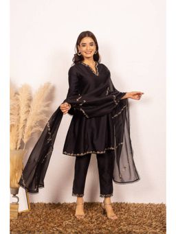 DOHR INDIA - Women Black Silk Embroidered Kurta with Pant and Dupatta