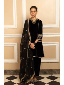 DOHR INDIA - Women Black Silk Embroidered Kurta with Pant and Dupatta