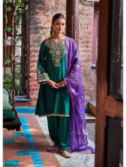 DOHR INDIA - Women Green Silk Embroidered Kurta with Pant