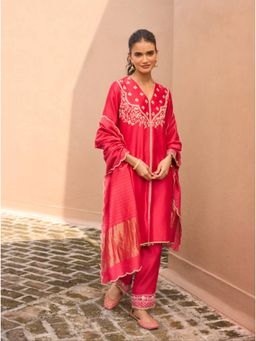DOHR INDIA - Women Pink Silk Embroidered Kurta with Pant and Dupatta