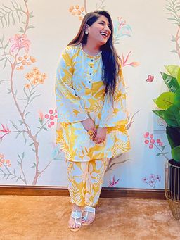 House of Surkh - Yellow Printed Kurti And Pant