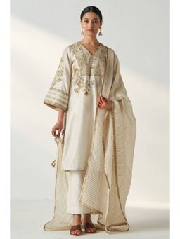 "Two Sisters" by Gyans - Ivory Organza Embroidered V-Neck Kurta With Pant And Dupatta