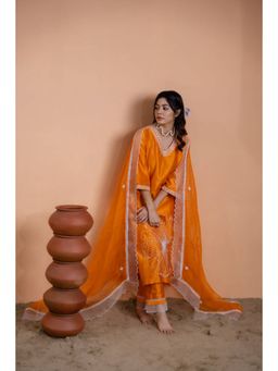 "Two Sisters" by Gyans - Orange Organza Floral V-Neck Kurta With Pant And Dupatta