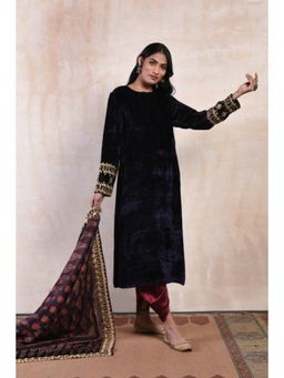 "Two Sisters" by Gyans - Black Velvet Kurta Set With Floral Printed Dupatta