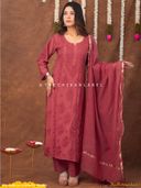 Maroon color option, Currently selected