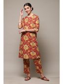 Red color option, Sold out, Currently selected