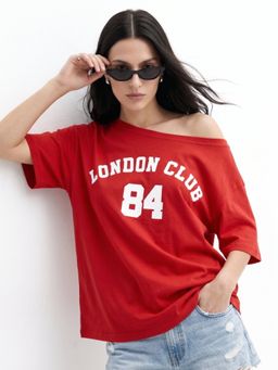 Outzidr - Red Off-Shoulder Varsity Graphic T-Shirt