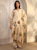 Off White color option, Currently selected