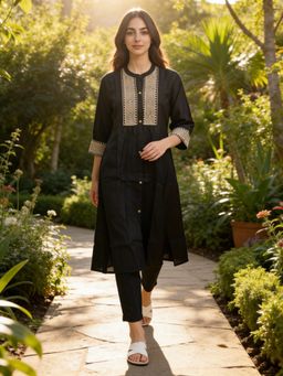 Rangita - Black Polyviscose Kurta With Pant