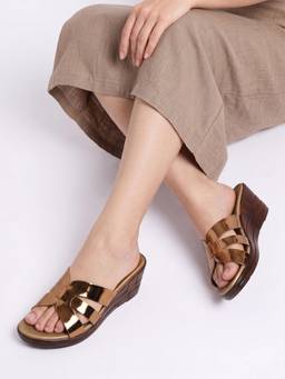 DENILL - Wedge Sandals with Cut-Out Straps and Glossy Finish