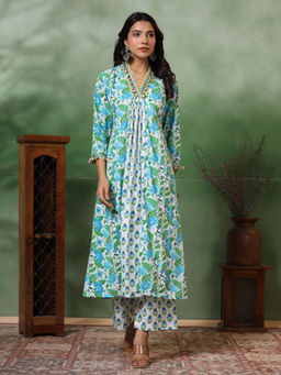 FASHOR - Green Ethnic Floral Printed A-Line Panelled Kurta with Pant (Set of 2)