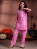 Pink color option, Sold out, Currently selected