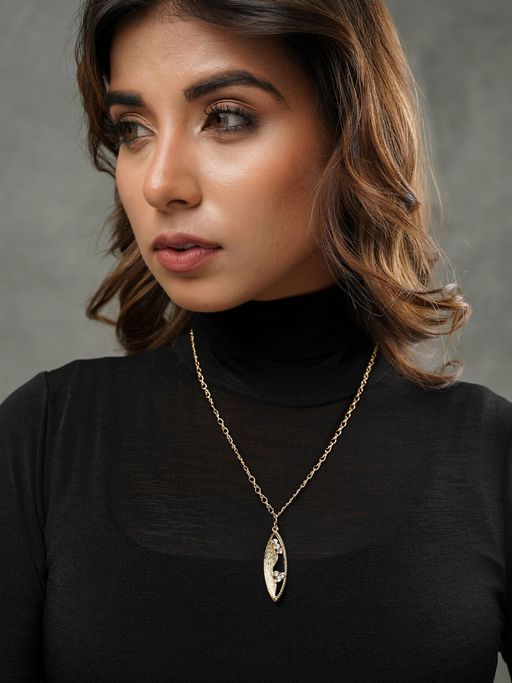 VIRAASI Gold-Plated Textured Pendant Necklace