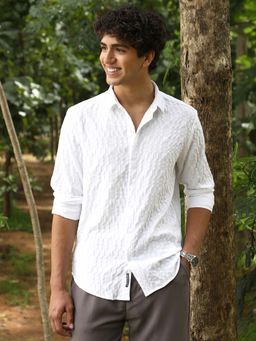 Campus Sutra - Mens Daisy White Tactile-Gridora Shirt