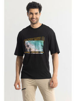 Snitch - Men Black Graphic Oversized Fit T-Shirt