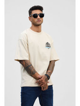 Snitch - Men Cream Graphic Oversized Fit T-Shirt