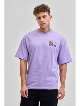 Snitch - Men Lavender Graphic Oversized Fit T-Shirt
