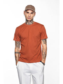 Snitch - Men Rust Solid Slim Fit T-Shirt