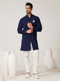 S&N by Shantnu Nikhil - Men Navy Mandarin Neck Kurta