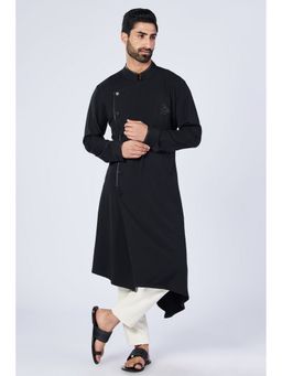 S&N by Shantnu Nikhil - Men Black Minimalistic Asymmetric Kurta