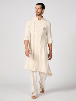 S&N by Shantnu Nikhil - Men Off-White Asymmetric Kurta