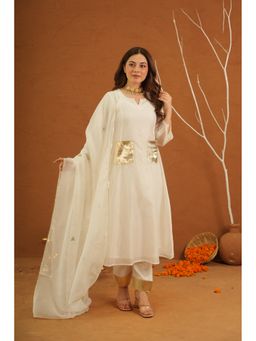ONEWE INDIA - Apsara White Chanderi Gota Kurta With Pant And Dupatta With Slip