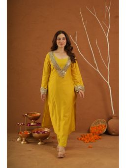 ONEWE INDIA - Sheeshmahal Yellow Chanderi Mirrorwork Kurta With Pant