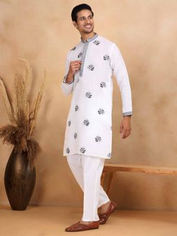 KRAFT INDIA LUXE - Men White Embroidered Kurta with Stole (Set of 2)