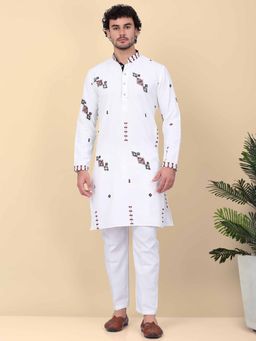KRAFT INDIA LUXE - Men White Embroidered Kurta with Stole (Set of 2)