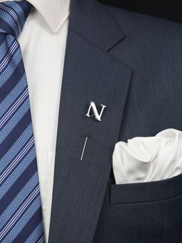 PELUCHE - Alphabet 'N' Silver Lapel Pin
