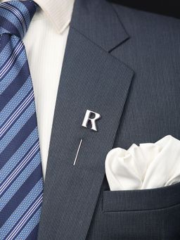 PELUCHE - Alphabet 'R' Silver Lapel Pin
