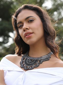 Sohi - Contemporary Chunky Crystal Necklace