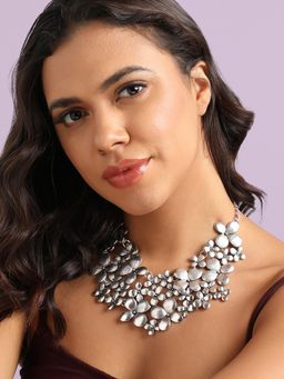 Sohi - Botanical Cluster Necklace