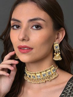 Sohi - Kundan Pearl Gold Plated Choker Jewellery Set