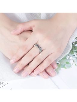 Yellow Chimes - Silver Toned and Black Pentacle Pentagram Star Finger Ring