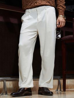 Campus Sutra - Men White Solid Casual Trouser