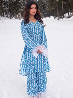 URZUV - Blue Kashmiri Paisley Print Kurta and Pant (Set of 2)