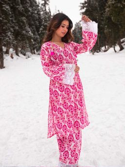 URZUV - Pink Kashmiri Paisley Print Kurta and Pant (Set of 2)