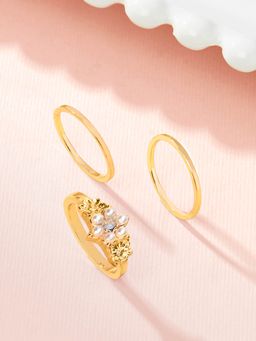 Accessorize London - Womens Romantic Ramble Set of 3 Pearl Flower Ring Stack (Medium)