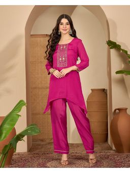 Gahan - Magenta Silk Blend Zari Sequence Thread Embroidered with Mirror Work Kurta and Pant
