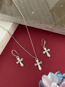 Digital Dress Room - Cross Charm Pendant Necklace Set