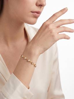 Carlton London - Gold Plated Designer Heart Pearl Bracelet