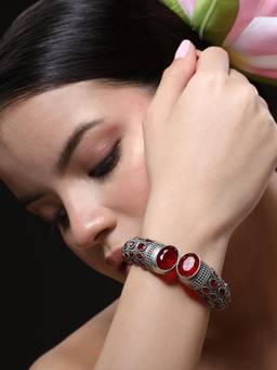 VENI - Silver-Plated Oxidised Bangle