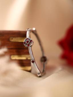 VENI - Silver-Plated Oxidised Bangle