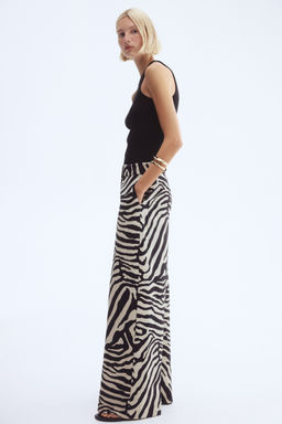 H&M - Women Beige Wide Twill Trousers