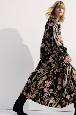 H&M - Women Black Voluminous Skirt