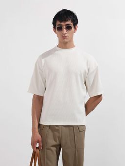 The Indian Garage Co - Men Boxy Fit Textured Crew Neck Half Sleeves T-Shirt