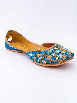 NR by Nidhi Rathi - Embellished Blue Juttis