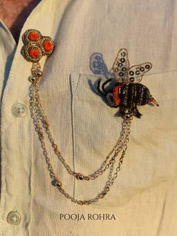 Label Pooja Rohra - Gold Queen Bee Dual Chain Brooch